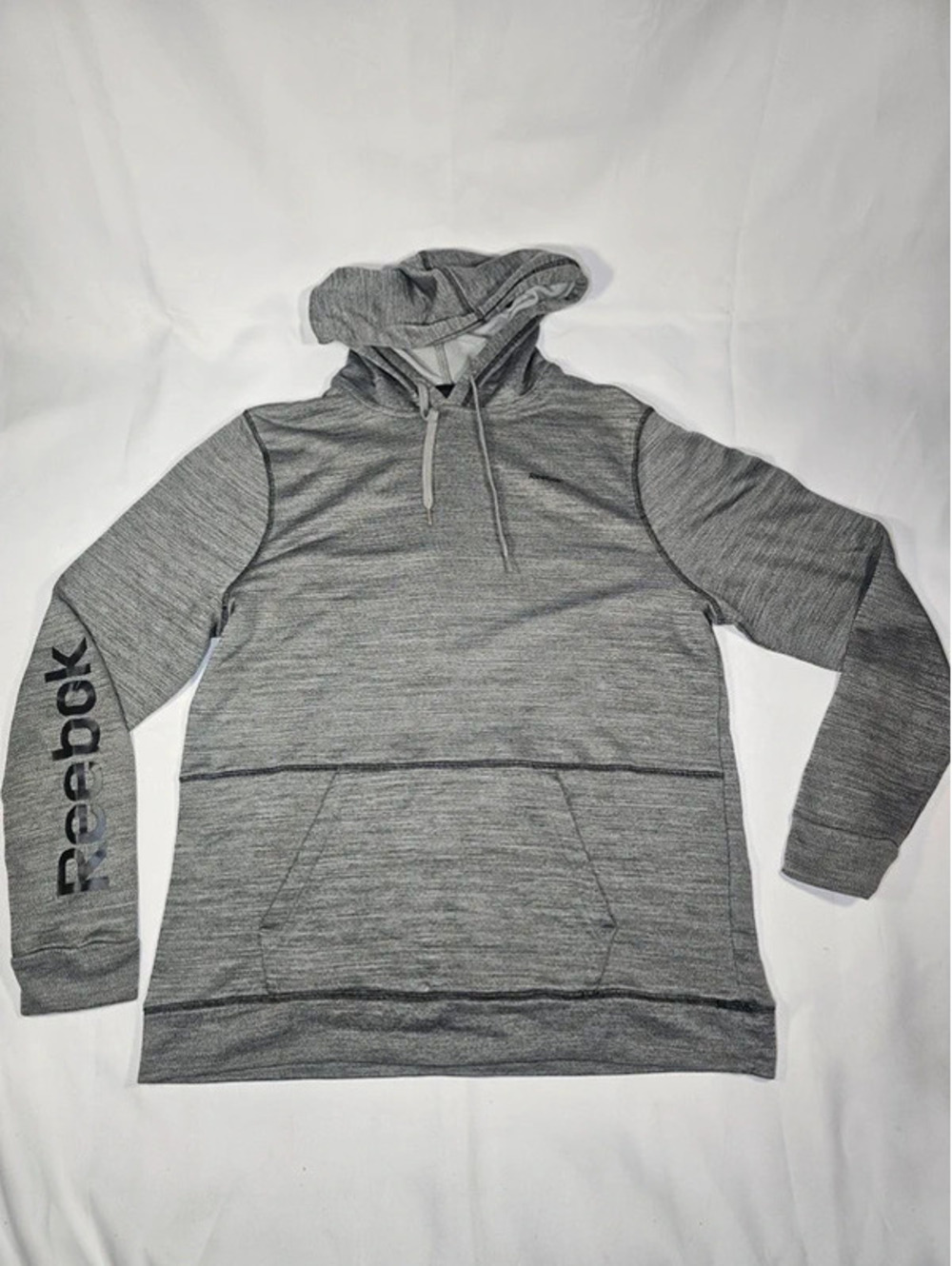Reebok men's gray pullover athletic hoodie, size Large